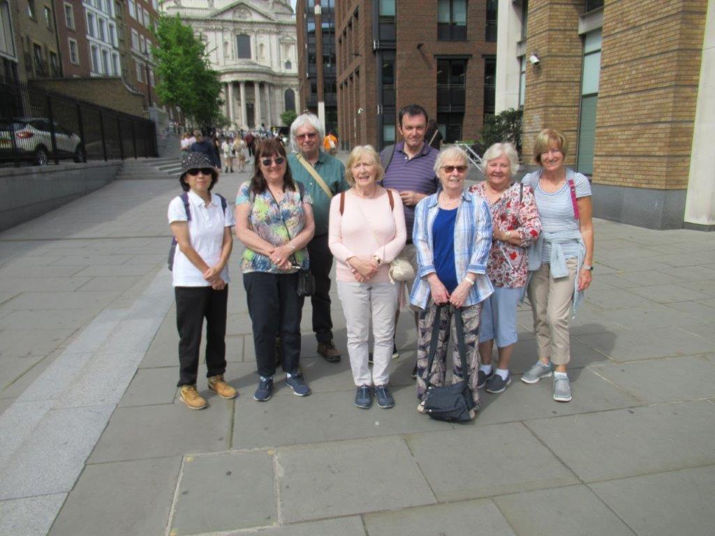 Walking to St Pauls